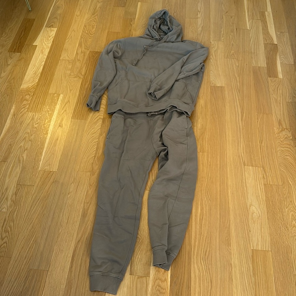 Richer Poorer tan sweatsuit